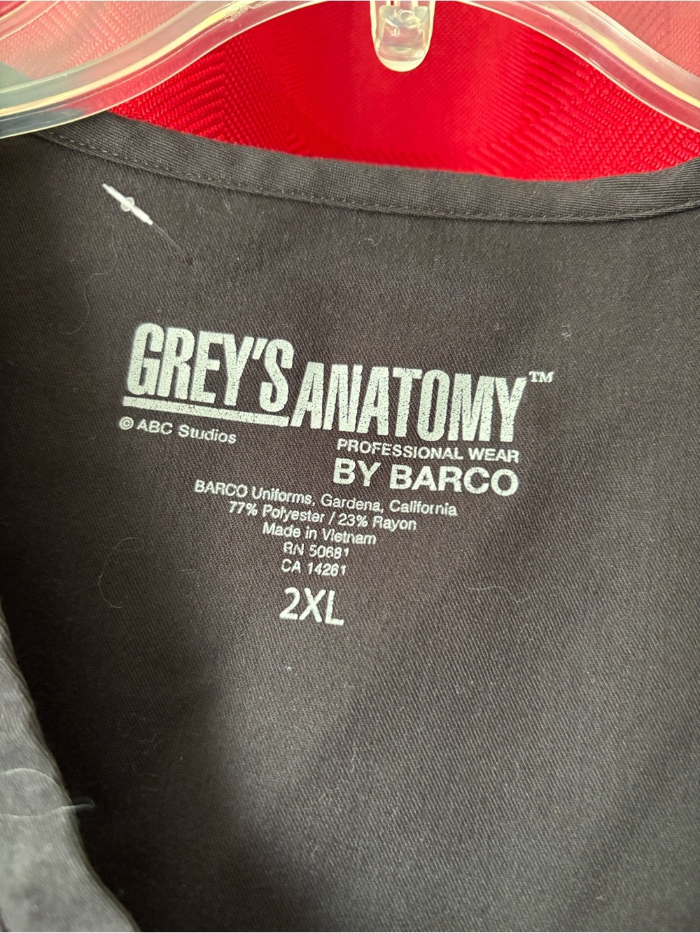 Grey's Anatomy Black V-Neck Scrub Top with Front Pockets - Picture 2 of 9